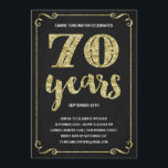 Invitación Tipografía del oro| Faux Relieve metalizado 70th B<br><div class="desc">Esta llamativa y elegante invitación a la fiesta de cumpleaños número 70 cuenta con tipografía vintage,  florecientes elegantes,  caligrafía de guión de brocha,  Relieve metalizado de oro falso y un fondo negro de moda. Si lo desea,  agregue fotos o texto adicional a la parte posterior de la tarjeta.</div>