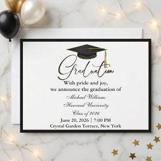 Invitación Tipografía Elegante Gorra Negra Graduación Monocro