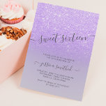 Invitación Tipografía elegante purpurina de lila púrpura Swee<br><div class="desc">Una moderna tipografía,  moda de bonito y elegante ducha de purpurina de lila morada en color púrpura pastel con un color de lila púrpura pastel,  invitación a la fiesta de 16 años dulce con un color púrpura oscuro.</div>
