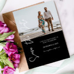 Invitación Tipografía manual y fotográfica Salven la fecha -<br><div class="desc">Envíe una linda tarjeta de fecha en blanco y negro con su tipografía de foto y mano. Para cualquier boda. Vea la colección de invitaciones a bodas de fotos para más estilos.</div>