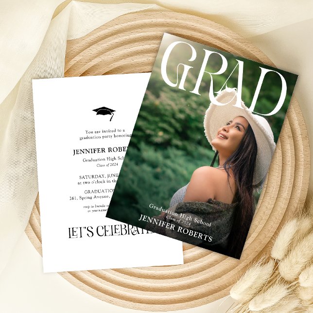 Invitación Tipografía mínima y foto de graduación (Subido por el creador)