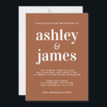 Invitación Tipografía simple de Moda Boda de Terracotta<br><div class="desc">La invitación a las bodas, sencilla y de moda, presenta una tipografía blanca, elegante y moderna sobre un fondo de terracota. Simplemente agregue los detalles de su boda. Diseñado exclusivamente para usted por Happy Dolphin Studio. Si necesita ayuda o productos coincidentes, póngase en contacto con nosotros en happydolphinstudio@outlook.com. ¡Estamos encantados...</div>
