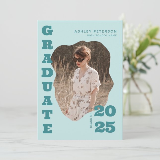 Invitación Tipografía Verde azulada retro moderna 2 Graduació (Anverso de pie)