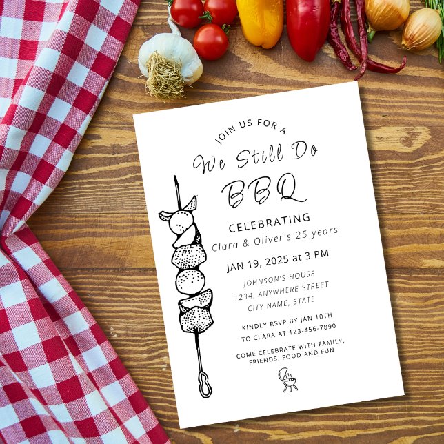 Invitación Todavía hacemos el aniversario del boda de los fie (barbecue minimal outdoor modern black white 20th or 25th or 10th summer wedding anniversary invite)