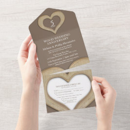 Invitación Todo En Uno 5º aniversario de bodas de corazón de madera marró