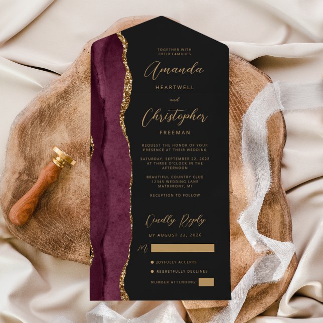 Invitación Todo En Uno Agate Burgundy Gold Script Dark (Subido por el creador)