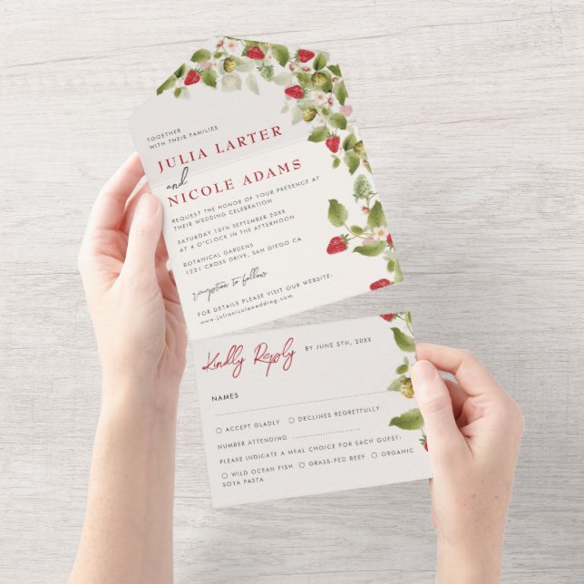 Invitación Todo En Uno Boda de flores de fresa silvestres de dulce rojo (desgarro)