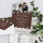 Invitación Todo En Uno Boda de rsvp con luces de cuerda rusas de madera d<br><div class="desc">Elegante boda rústico rústico de verano o otoño al aire libre  elegante todo en una plantilla de presupuesto con tarjeta RSVP y 2 fotos de compromiso personalizado en madera de grano marrón con cuerdas de luces blancas incandescentes y un guión clásico de caligrafía de moda.</div>