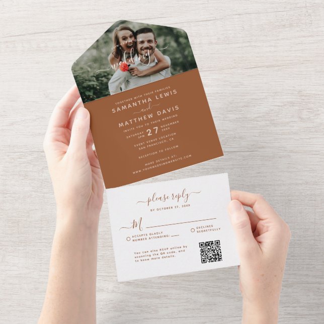Invitación Todo En Uno Boda de terracota con opción de código QR para RSV (desgarro)