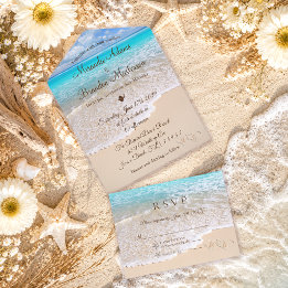 Invitación Todo En Uno Boda en la playa del océano tropical con corazones