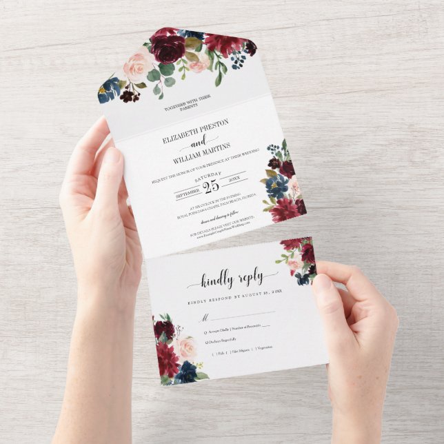 Invitación Todo En Uno Boda Flor de Borgoña Follaje Verde con RSVP (desgarro)