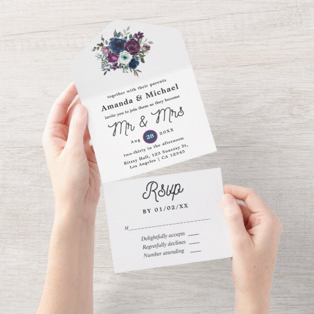 Invitación Todo En Uno Boda floral de ciruela y azul marino (desgarro)