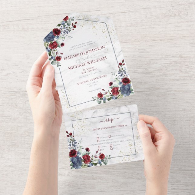 Invitación Todo En Uno Boda floral ligera y turbia azul borgoña (desgarro)