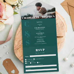 Invitación Todo En Uno Boda fotográfico de iniciales informales verdes mo