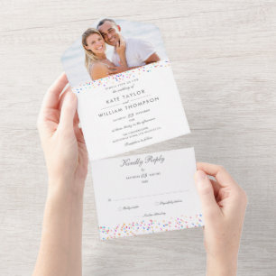 Invitación Todo En Uno Boda fotográfico Rainbow Confetti Monogram