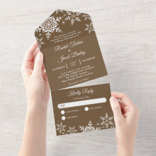 Invitación Todo En Uno Boda marrón de Navidad de copos de nieve elegantes