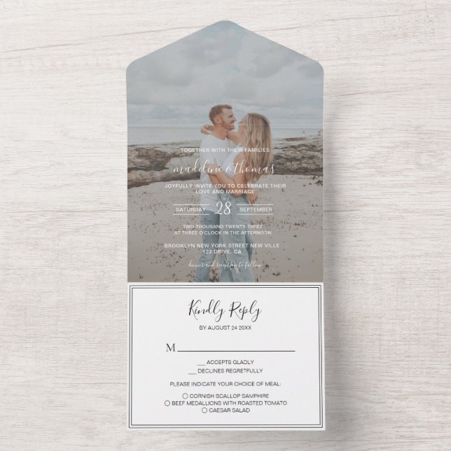 Invitación Todo En Uno Boda RSVP de fotografía moderna en blanco y negro (Interior)