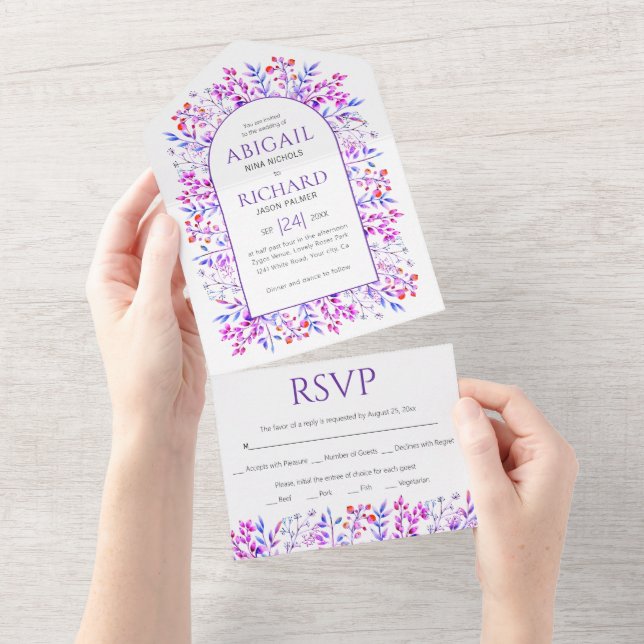 Invitación Todo En Uno Borde de hojas y bayas boda púrpura (desgarro)