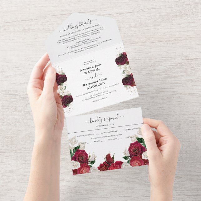 Invitación Todo En Uno Borgoña Roja y Boda Floral Blanca Elegante (desgarro)