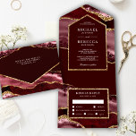 Invitación Todo En Uno Borgoña y Boda de mármol del oro<br><div class="desc">Invite a sus huéspedes con esta elegante invitación de boda que presenta un hermoso diseño de piedra preciosa y falsos acentos purpurinas de oro con una tarjeta postal RSVP desmontable. Simplemente agregue los detalles de su evento en esta plantilla fácil de usar para convertirla en una invitación única.</div>