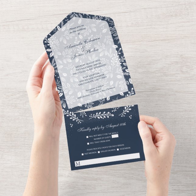 Invitación Todo En Uno Botánicos blancos sobre azul marino (desgarro)