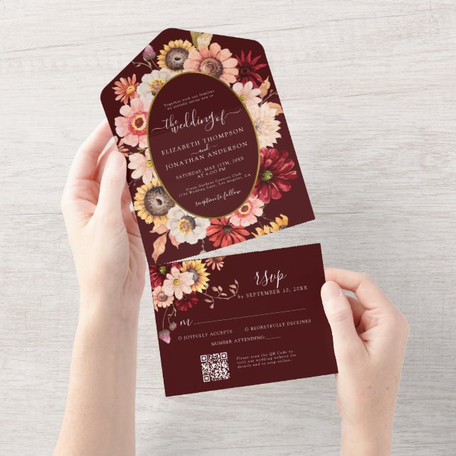 Invitación Todo En Uno Burgundy Moody Fall Floral Gold QR Boda RSVP (desgarro)