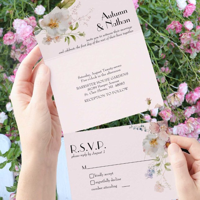 Invitación Todo En Uno Chica floral suave rosa Boda (A soft pink floral wedding invitation. The all-in-one solution for your wedding budget.)