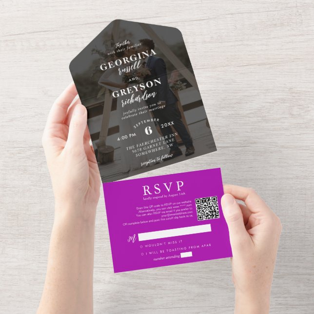 Invitación Todo En Uno Clásico Magenta RSVP Foto Boda de código QR (desgarro)