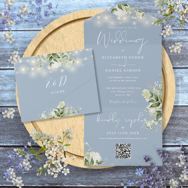 Invitación Todo En Uno Código QR de Luces de Cuerda Florales Azul Polvori (Dusty Blue Floral String Lights QR Code Wedding All In One Invitation)