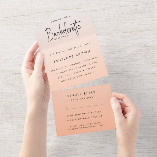 Invitación Todo En Uno Coral Ombre | Bachelorette Weekend Peach RSVP (desgarro)
