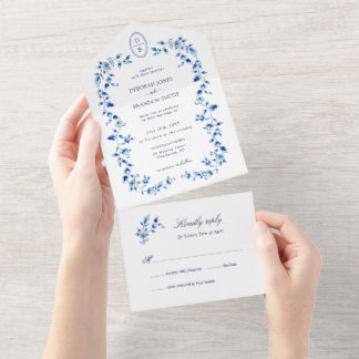 Invitación Todo En Uno Delft azul y blanco monogramado