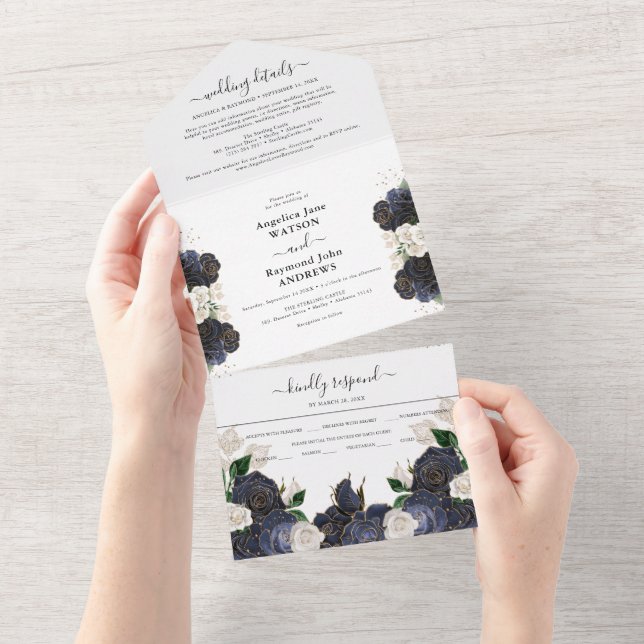 Invitación Todo En Uno Elegante boda floral en azul marino y blanco (desgarro)