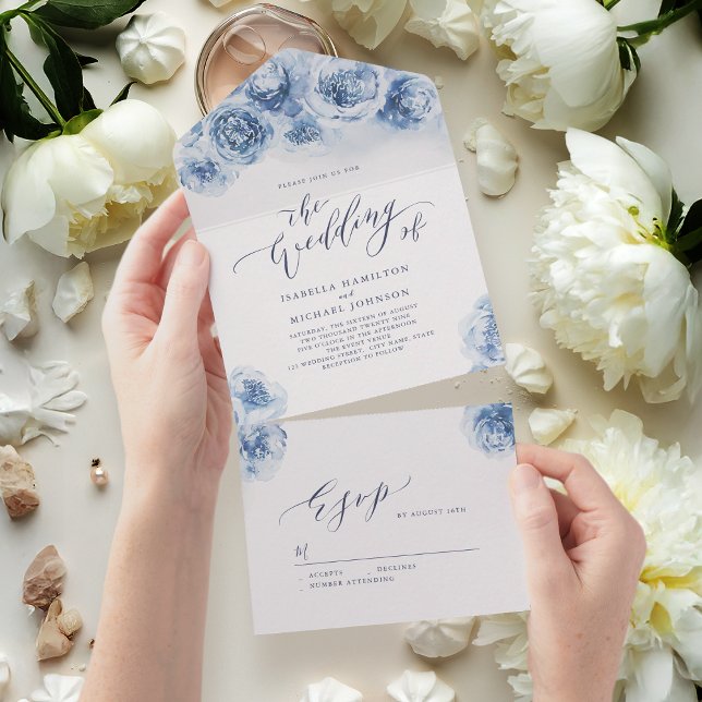 Invitación Todo En Uno Elegante caligrafía polvoriento boda floral azul (Elegant calligraphy dusty blue floral wedding all in one invitation)