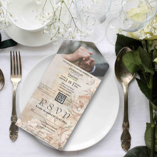 Invitación Todo En Uno Elegante Crema Blanca Peony Floral QR Code Photo