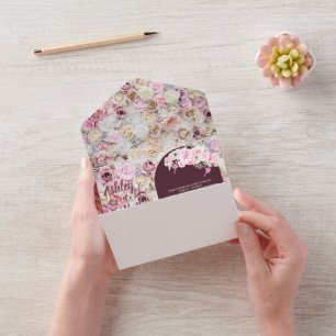 Invitación Todo En Uno Elegante Mahogany Red Floral Arch Summer boda