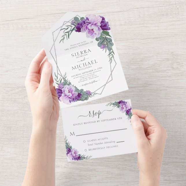 Invitación Todo En Uno Elegante Moda Boda floral morado y plateado (desgarro)