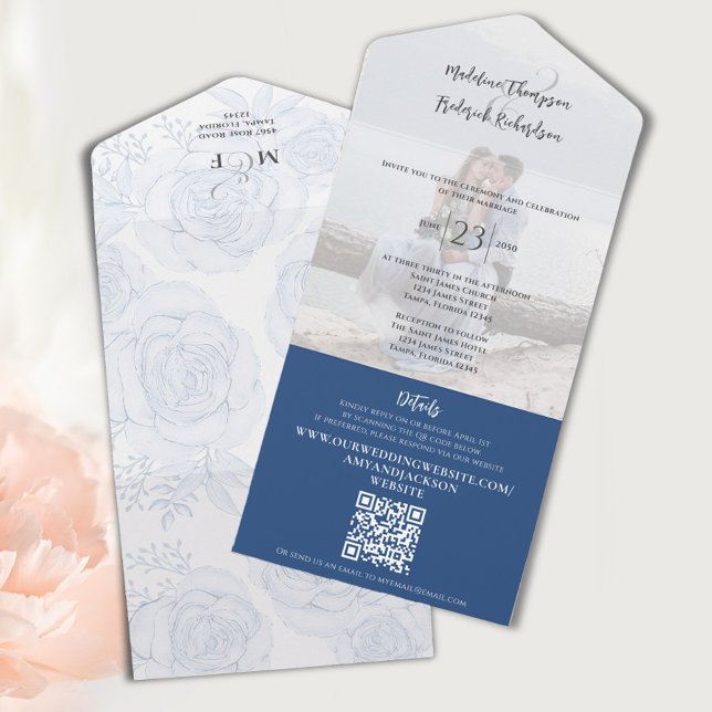 Invitación Todo En Uno Elegante sello floral azul y Boda enviado (Elegant floral blue all-in-one wedding invitation with blue floral roses.)