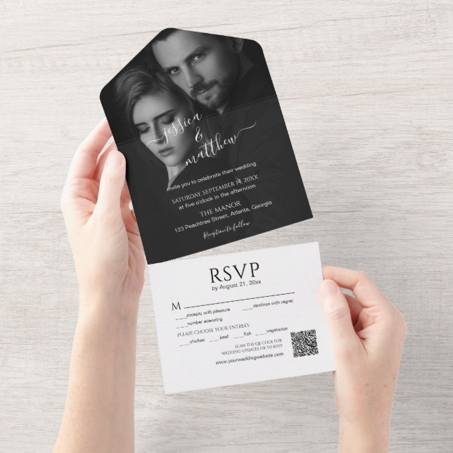 Invitación Todo En Uno Escritura moderna Código QR de foto en blanco y ne (desgarro)