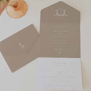 Invitación Todo En Uno Escudo de Boda de monograma beige de las vides inm