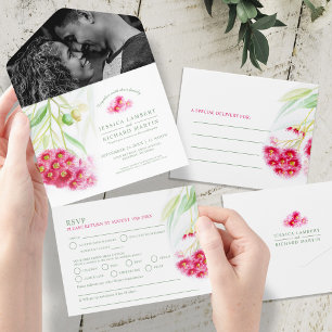 Invitación Todo En Uno Eucalipto rojo verde nuez de goma acuarela boda
