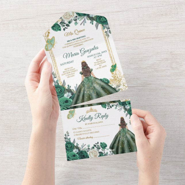 Invitación Todo En Uno Floral verde esmeralda Princesa Dorada Quinceañera (desgarro)