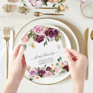 Invitación Todo En Uno Flores de acuarela rústicas de color burdeos y got