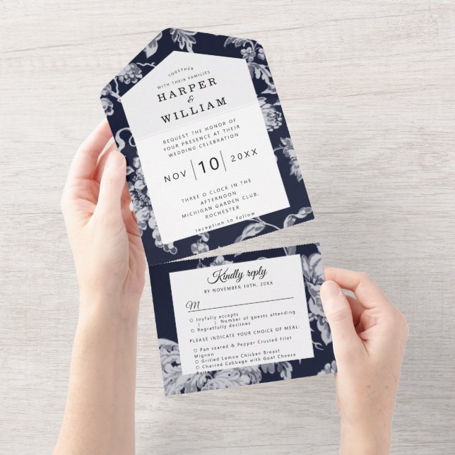 Invitación Todo En Uno Flores de época en el boda azul marino (desgarro)