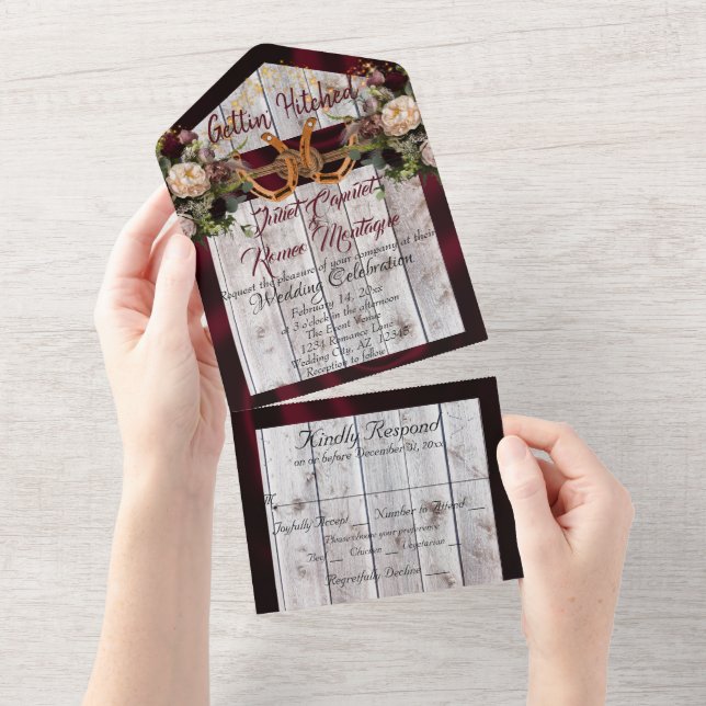 Invitación Todo En Uno Flores y herraduras, cinta de borgoña (desgarro)