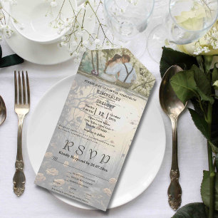 Invitación Todo En Uno Fondo floral del bosque gótico oscuro