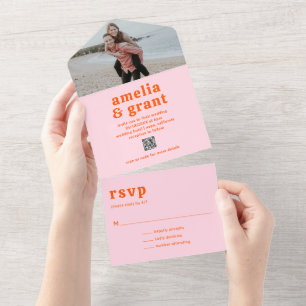 Invitación Todo En Uno Foto de código QR naranja y rosa de fuente retro p