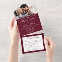 Invitación de boda con foto elegante en burgundy