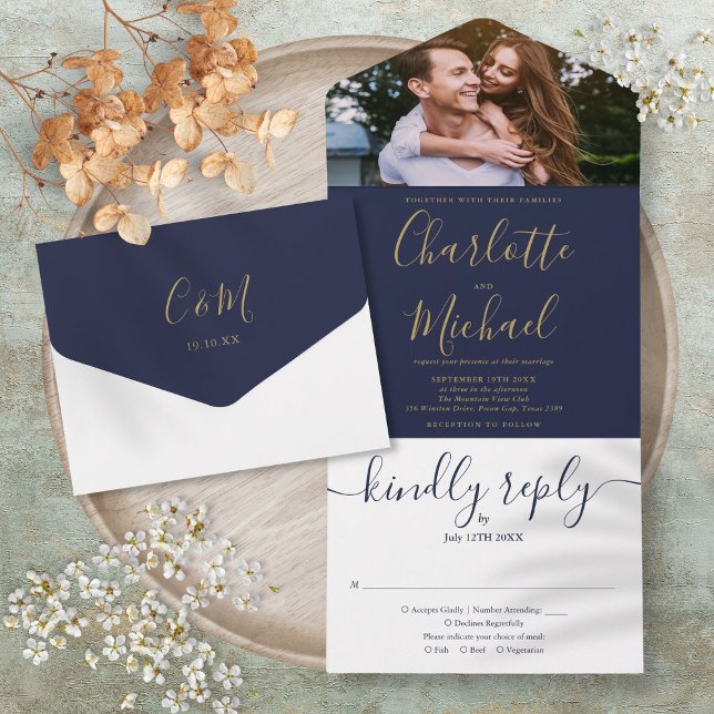 Invitación Todo En Uno Monograma Boda De Fotografía De Navy Blue Y Gold S (Navy Blue And Gold Script Monogram Photo Wedding All In One Invitation)