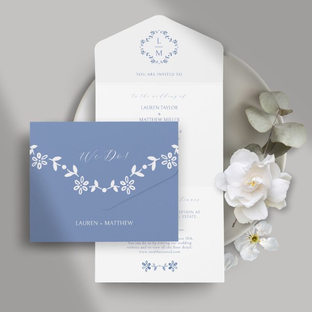 Invitación Todo En Uno Monograma floral azul y blanco (Subido por el creador)