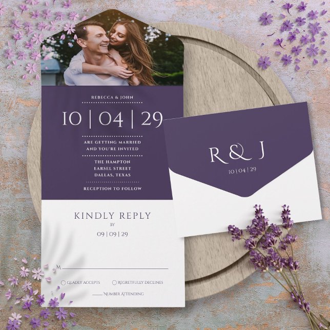 Invitación Todo En Uno Monograma púrpura moderno Boda de foto fecha (Modern Purple Monogram Photo Wedding Date All In One Invitation)